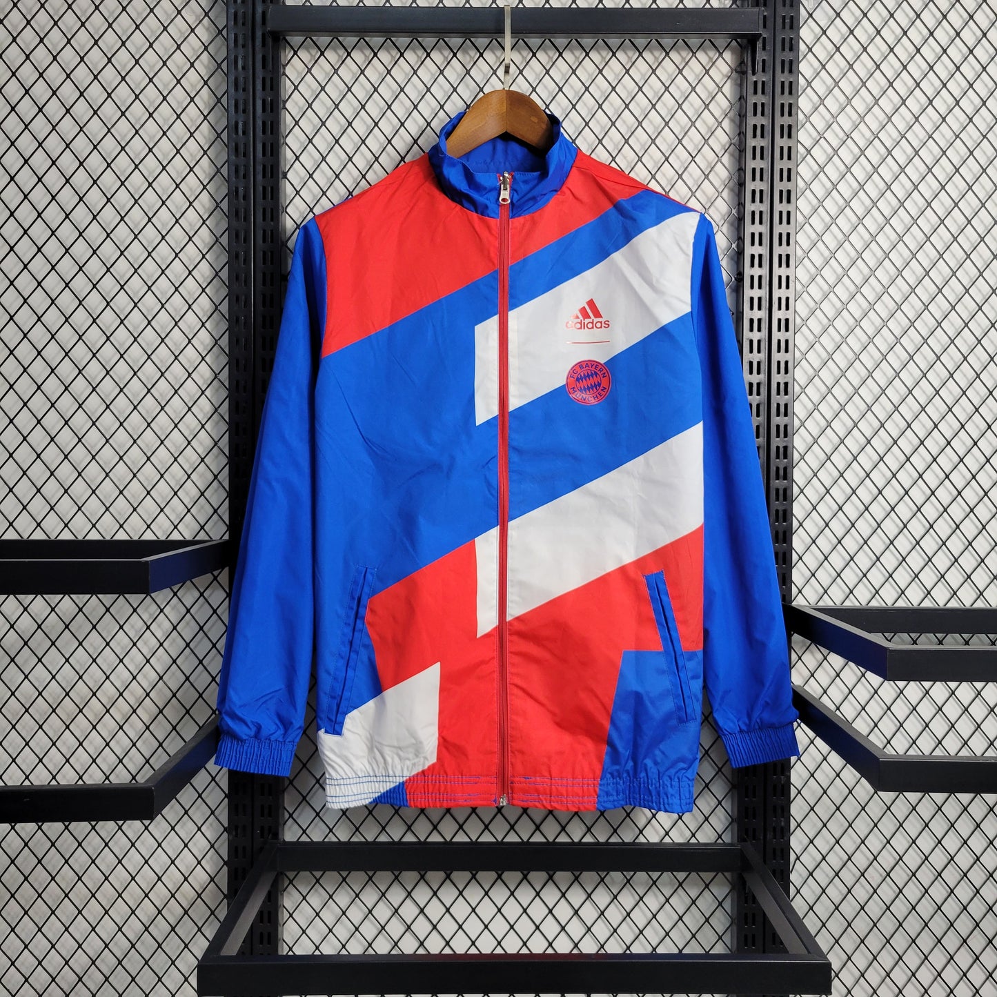 Bayern Munich 23/24 Reversible Windbreaker (Fan)
