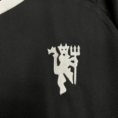 Manchester United 24/25 Goalkeeper Kit (Fan)