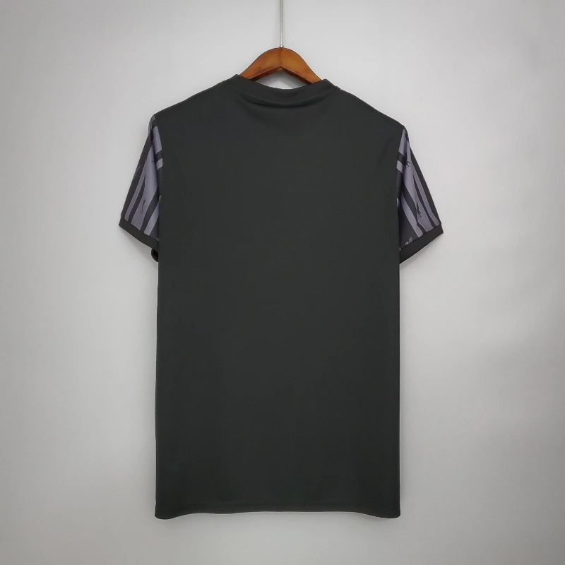 Liverpool Retro Limited Edition (Fan)