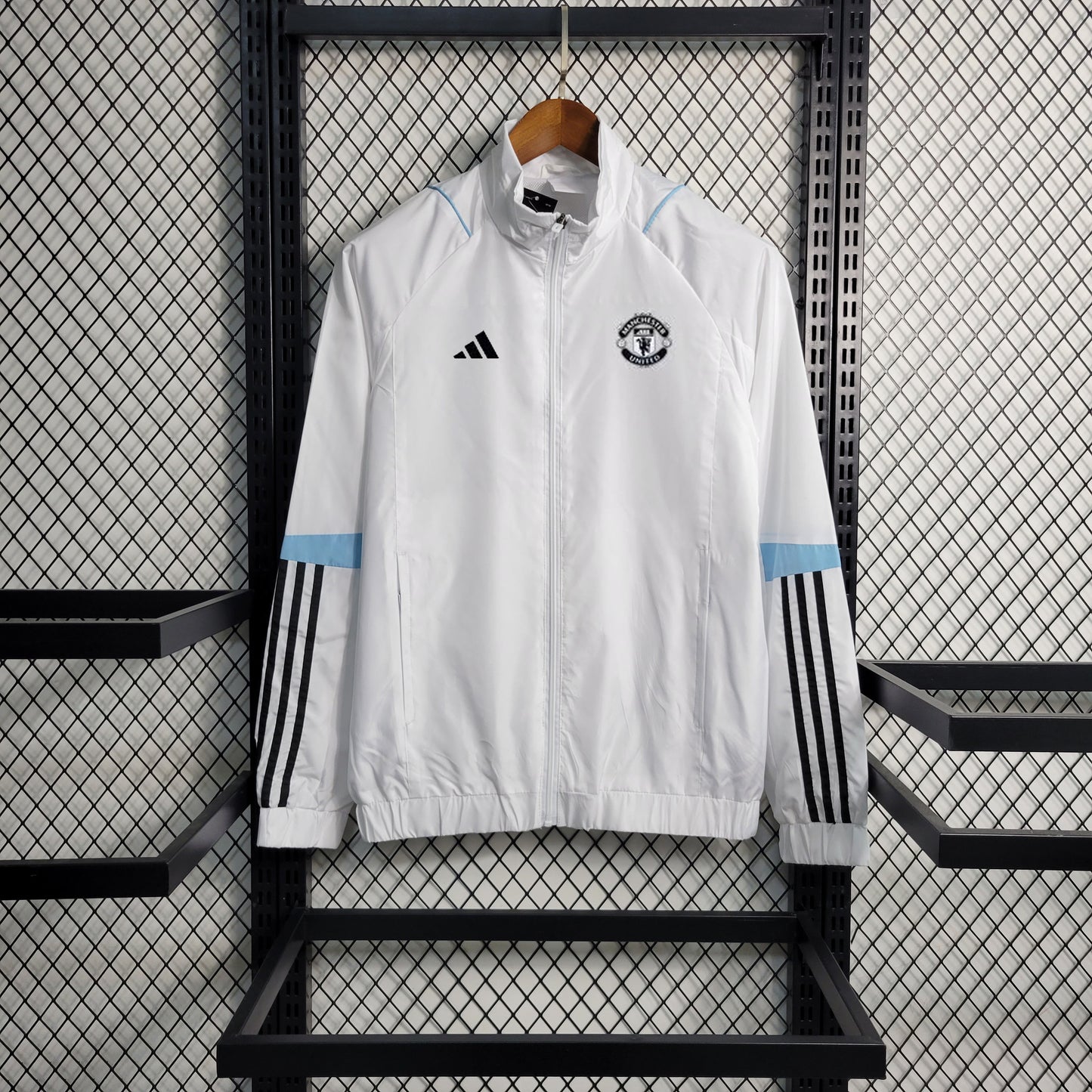 Manchester United 23/24 Windbreaker (Fan)