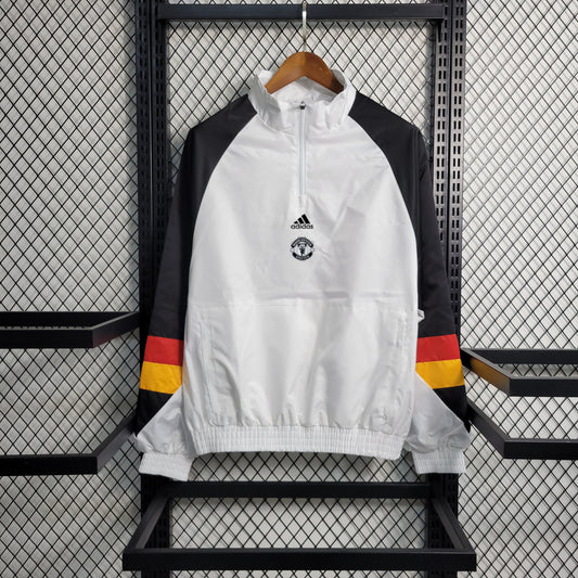 Manchester United 23/24 Windbreaker (Fan)